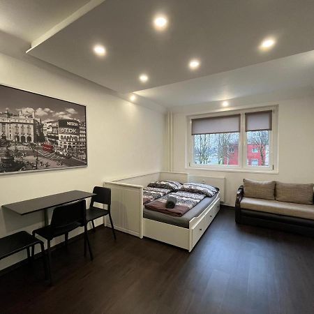 Apartment Charkovska Карлови Вари Екстериор снимка